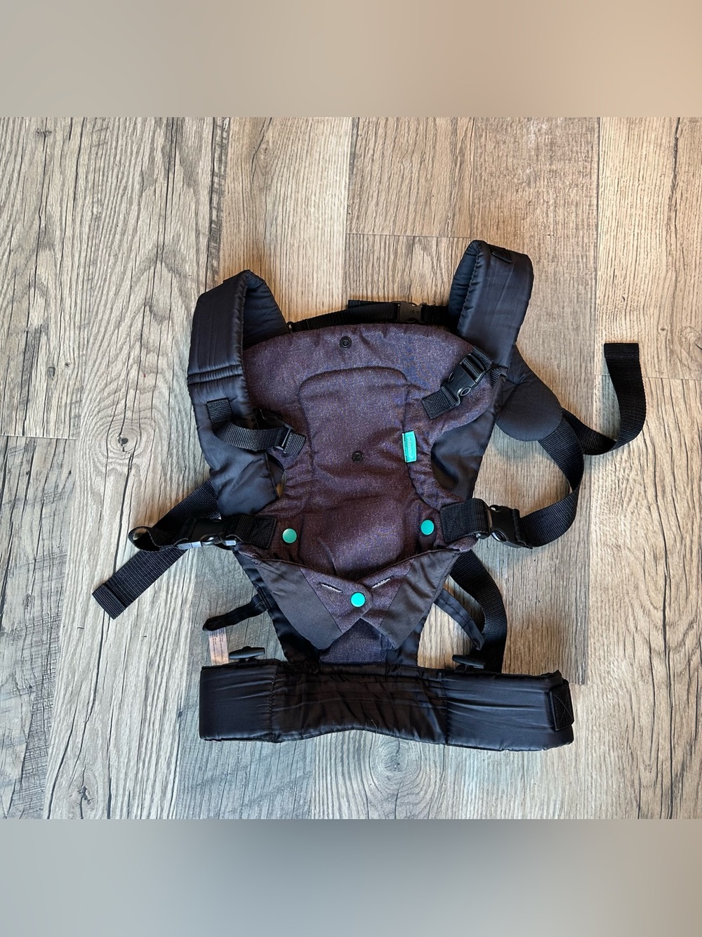 Adjustable Black Baby Flip 4 in 1 convertible Infantino